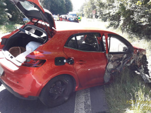 Nehoda tří aut si vyžádala čtyři zraněné