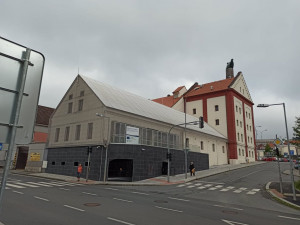 V nově zrekonstruovaném domažlickém pivovaru se už opět vaří i čepuje místní pivo