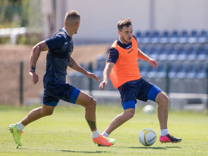 Viktoriáni za sebou mají první trénink po dovolené, poprvé vyzkoušeli nové oblečení