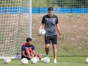 Viktoriáni za sebou mají první trénink po dovolené, poprvé vyzkoušeli nové oblečení