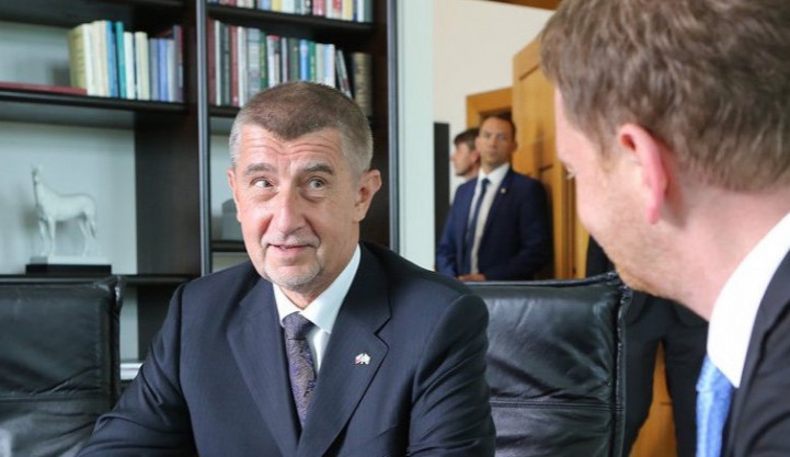 Stát chce dát dvě miliardy na reklamu na dovolené v médiích