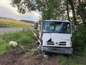 Tento vrak budí už delší dobu pozornost u silnice tři kilometry od Žinkov
