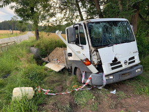 Tento vrak budí už delší dobu pozornost u silnice tři kilometry od Žinkov