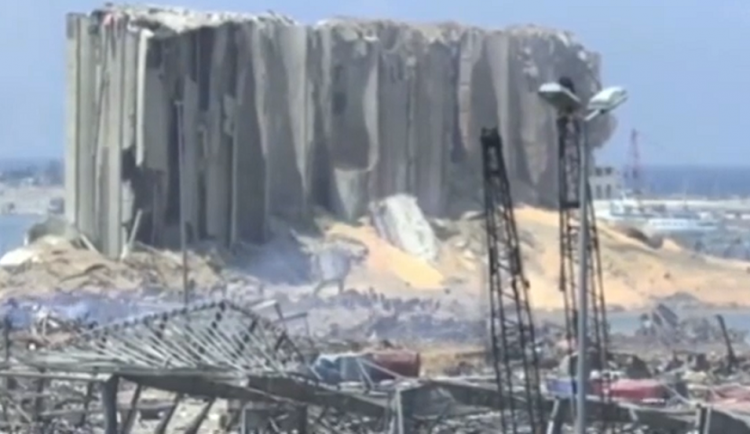 Výbuchem poničené silo v Bejrútu stavěla firma z Pardubic. Teď půjde zřejmě k zemi úplně