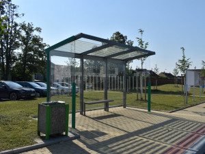 Větší bezpečnost pro chodce i motoristy, díky rekonstrukci zde konečně vznikly i chodníky