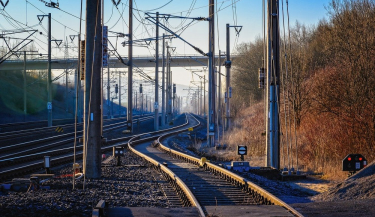 V září začne modernizace železničního uzlu Pardubice. Kvůli tomu bude v příštím roce jezdit na Hradec náhradní autobusová doprava