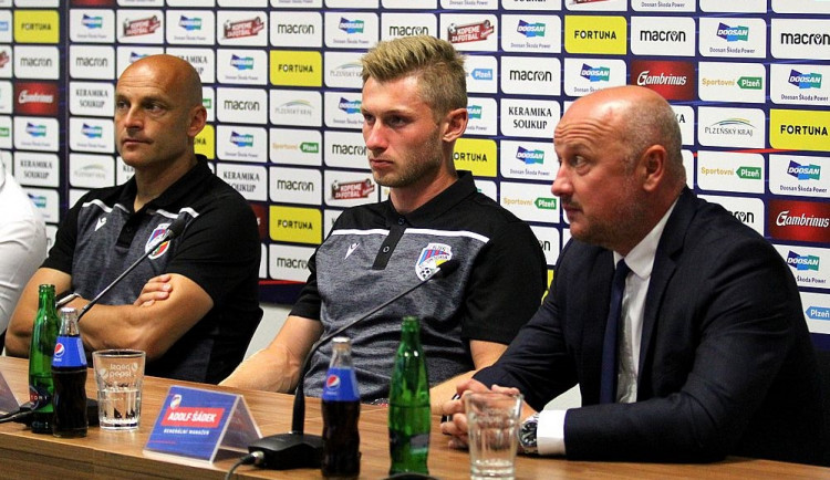 Tradiční tiskovka před zahájením nové sezony byla letos jen online