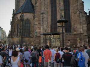 Solidaritu s demonstranty vyjádřily v Plzni stovky lidí, většina z nich byli běloruští studenti