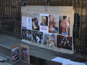 Solidaritu s demonstranty vyjádřily v Plzni stovky lidí, většina z nich byli běloruští studenti