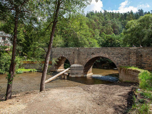 Historický most v Rabštejně nad Střelou prošel rekonstrukcí za 24 milionů, vrátí se na něj auta