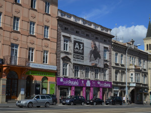Přijde vám Plzeň přeplácaná reklamou? Město chce řešit, jak s tímto nešvarem zatočit