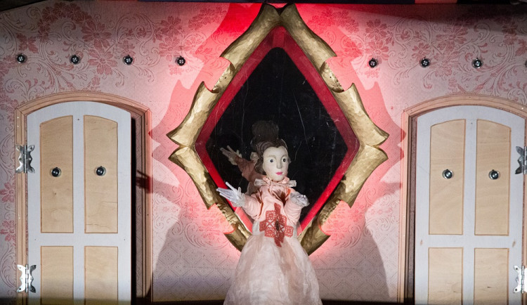 Hradecké Divadlo Drak uvede odložené premiéry. Šípkovou Růženku a novinku Do Hajan!