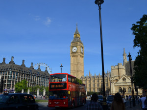 Češi cestující do Británie budou muset od sobotního rána nastoupit do dvoutýdenní karantény