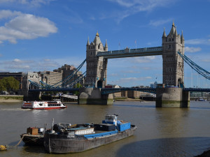 Češi cestující do Británie budou muset od sobotního rána nastoupit do dvoutýdenní karantény