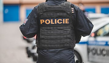 Rychnovští policisté dopadli muže, kteří kradli v době nouzového stavu. Hrozí jim až 8 let vězení