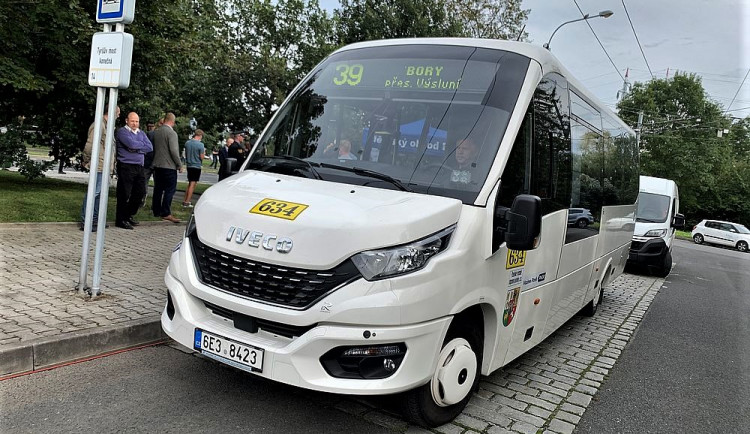 Na Výsluní bude zajíždět tento autobus s kapacitou 35 cestujících
