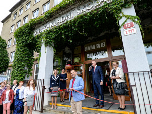 S žáky 21. ZŠ přišel školní rok zahájit primátor Plzně Martin Baxa