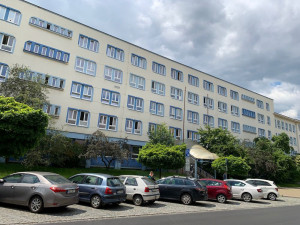 Polikliniku Slovany by měl získat nový majitel od města za 125 milionů