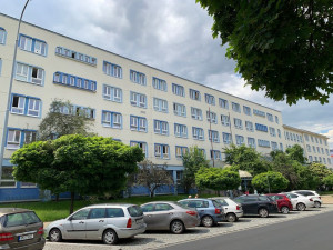 Vítěz výběrového řízení nabídl za prodej Polikliniky Slovany rekordních 125 milionů