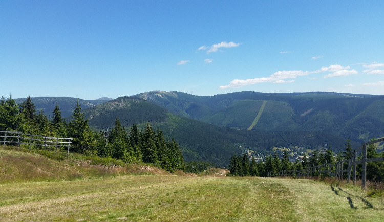 Na krkonošském Medvědíně se propadla zem do bývalého dolu