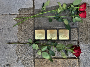 Kameny zmizelých už najdete v Plzni na řadě míst, tyto jsou na Americké třídě