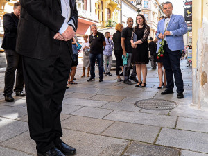 Kameny zmizelých připomínají 24 obětí holocaustu