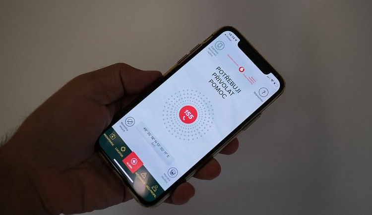 Aplikace záchranka teď nově umí spojit člověka v nouzi videohovorem se záchranáři