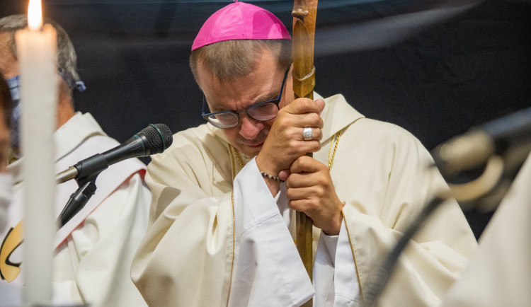 Pozitivní test na COVID-19 má plzeňský biskup Tomáš Holub a je v domácí karanténě