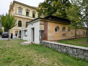 Nadšencům se podařilo přeměnit zdevastovanou kuželkárnu v Centrum cyklistiky