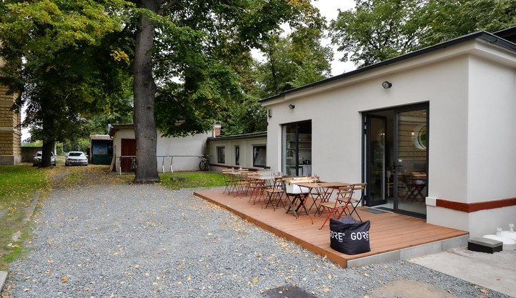 Nadšencům se podařilo přeměnit zdevastovanou kuželkárnu v Centrum cyklistiky