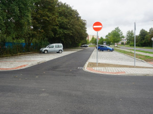 Podařilo se! V ulici U Borského parku je nové parkoviště, které vsakuje dešťovou vodu
