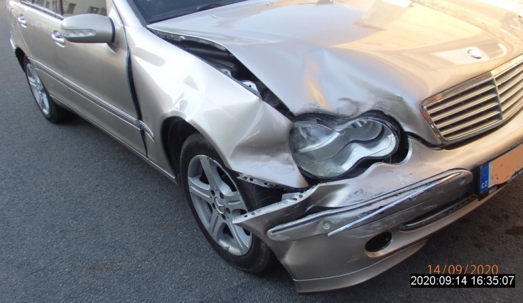 Takto dopadlo auto  ženy, která v opilosti poškodila dva další vozy