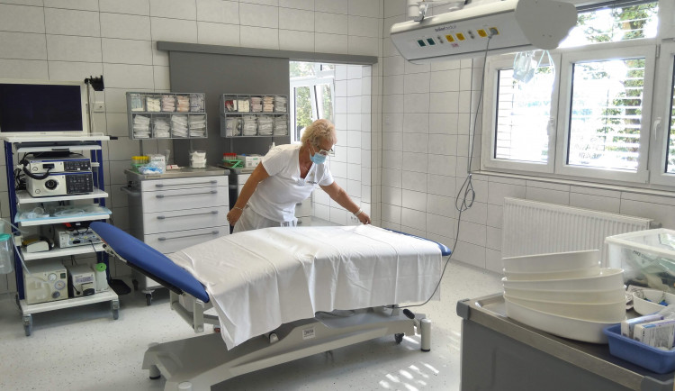 Do přístavby Stodské nemocnice se nastěhovala gastroenterologie a v novém je i JIP a plicní ordinace