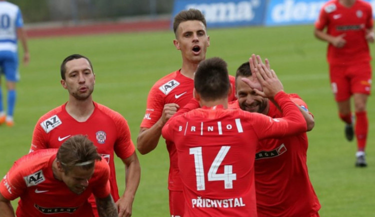 Pět členů týmu Zbrojovky má koronavirus. O konání nedělního zápasu s Olomoucí se rozhodne v sobotu