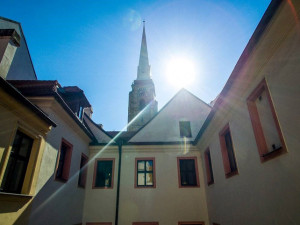 Tipy na sobotu? Poznejte první plzeňský Slow market a objevte kouzlo místních dvorků