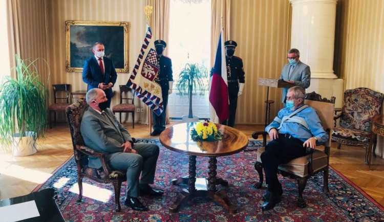 size4-16006950338887-139-prezident-jmenoval-prymulu-ministrem-zdravotnictvi