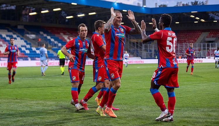 Viktoriáni porazili doma SønderjyskE 3:0 a jdou do finálního předkola Evropské ligy