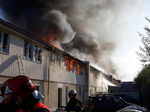 Za požár ubytovny na Karlově, při němž uhořela mladá žena, má jít viník na čtyři roky do vězení