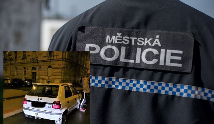 Neosvětleným automobilem se po Plzni proháněli opilí cizinci bez povolení k pobytu