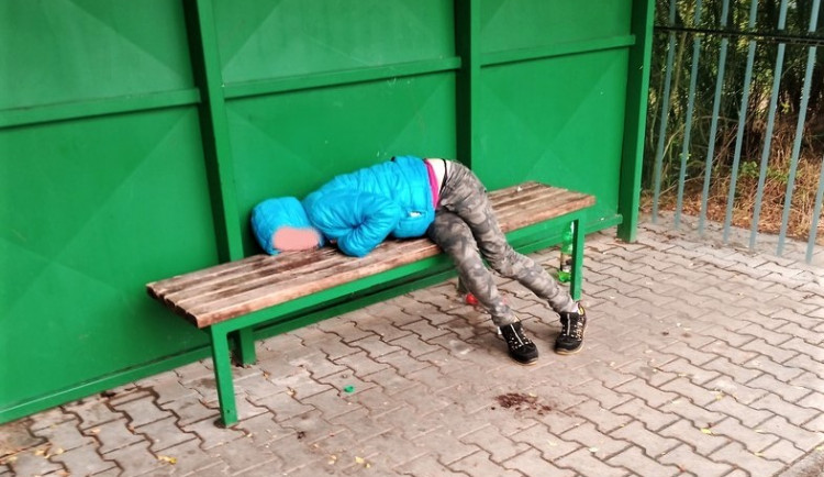 Opilá těhotná žena