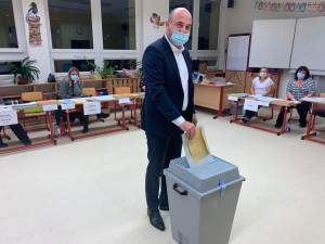 V první den přišel volit také lídr ANO v Plzeňském kraji Romn Zarzycký