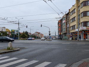Další dopravní komplikace, ve středu začíná rekonstrukce ulice U Trati