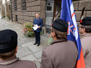 Vzpomínáme na statečné členy Sokola, magistrát vyvěsil na jejich počest sokolskou vlajku