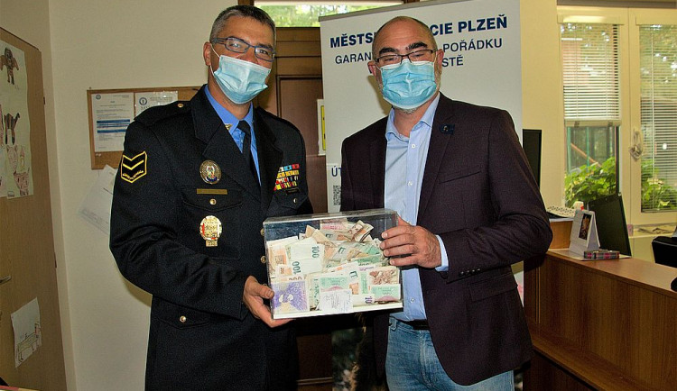 Veřejná sbírka pro zvířecí útulek pokračuje, pokladnička je už zpět na místě