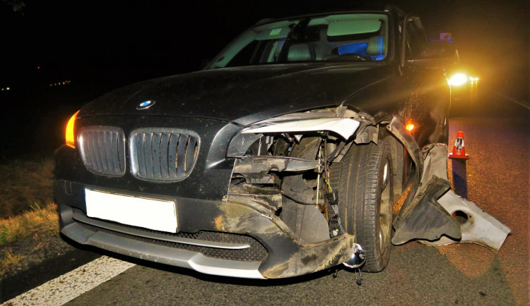 Takto dopadlo BMW po střetu s divočákem