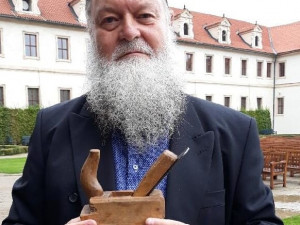 Lumír Aschenbrenner (ODS) obhájil křeslo v Senátu a v duelu porazil Daniela Kůse (Piráti)