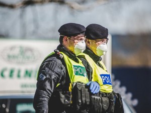 Nákaza se nevyhýbá ani policistům v Plzeňském kraji, pozitivní test covid jich má 37