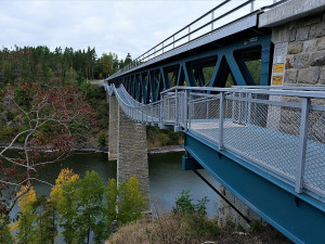 Železniční most v Pňovanech a zavěšená lávka pro pěší i cyklisty má Cenu Patria Nostra