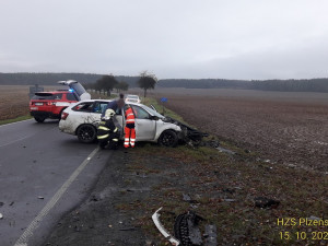 U Žichlic se ráno střetly dva osobní automobily