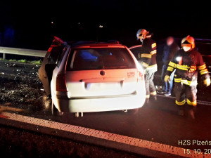 Střet dvou vozidel mezi Dehtínem a Kokšínem